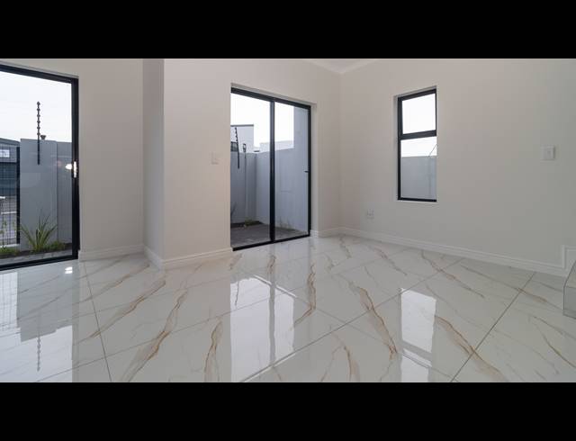 3 BEDROOM DUPLEX FOR SALE IN SANDOWN